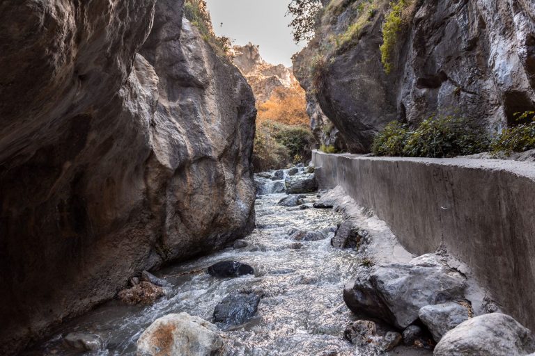 🏞️ Cahorros de Monachil: Puente Colgante, Desfiladero y Naturaleza en Granada